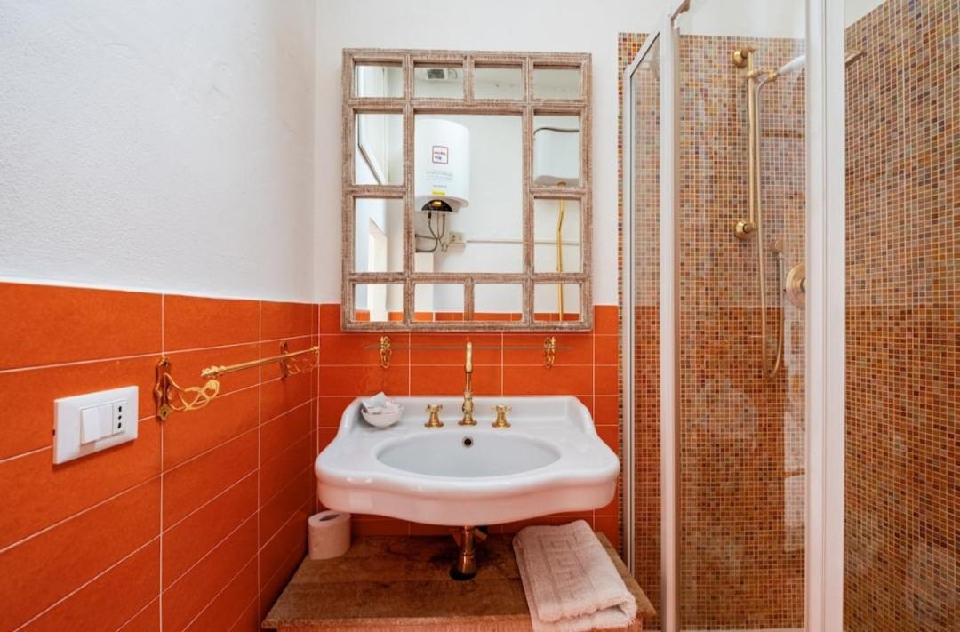 Central Penthouse G Reni Bolonha Exterior foto